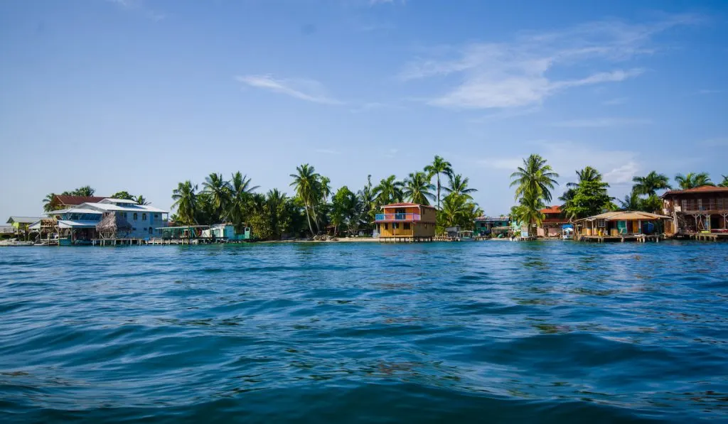 isla colon waters